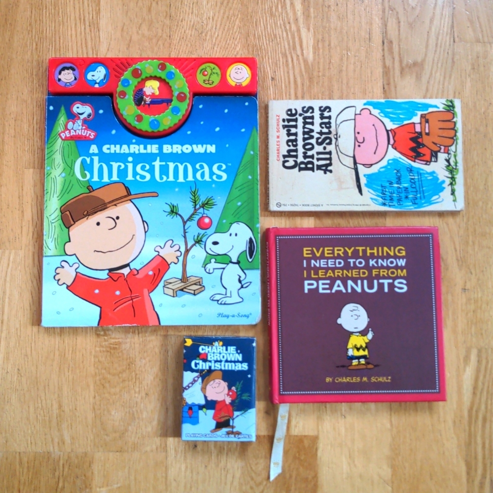 Peanuts books and playing cards lot!!